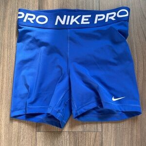 Women Nike Pro Shorts 5”